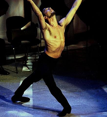 Cortés, performing in 1997.