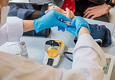 Blood tests to check cholesterol levels as part of a prevention campaign.