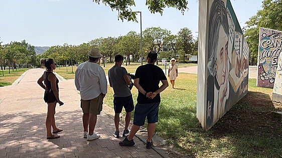 Film crew heads to Vélez-Málaga for four-part series on Generation of '27 poets