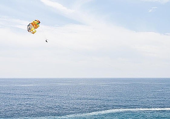 File photo of a parasailer off Benidorm