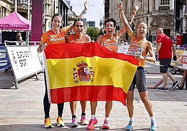 Spain's women's marathon team, from left to right: Meritxell Soler, Ester Navarrete, Carolina Robles and Fatima Azzahraa Ouhaddou Nafie.
