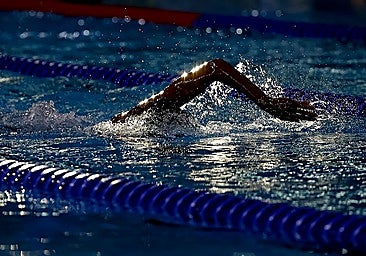 María de Valdés in actrion during the 2026 European Aquatics Championships in Paris.
