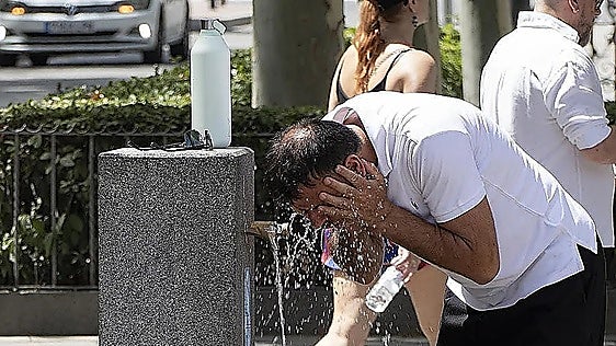 Malaga province issues yellow warning for high temperatures