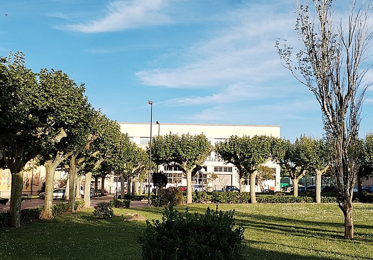 Imagen principal - The factory and its products.