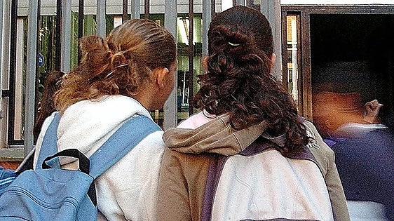 Granada court convicts four minors of harassing disabled teen and sharing nude photo of her