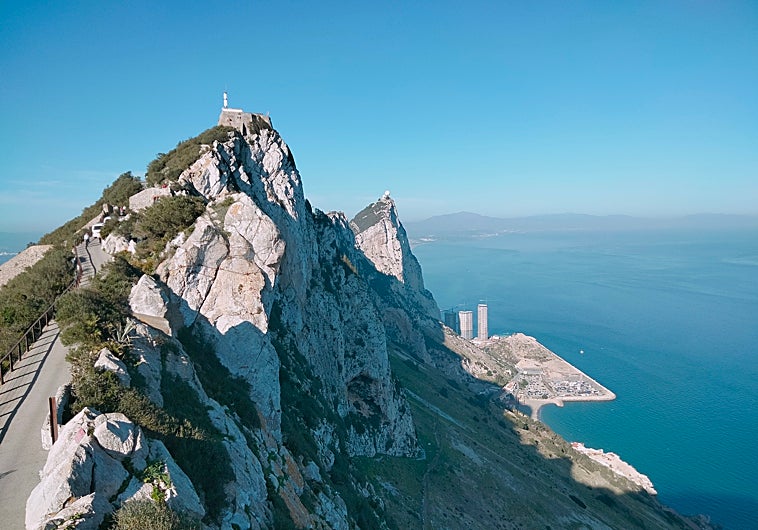 Imagen principal - Gibraltar highlights and a 'blue dragon'.