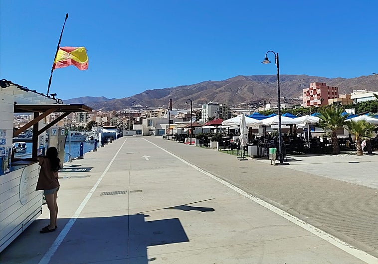 Imagen principal - The port's entertainment area.