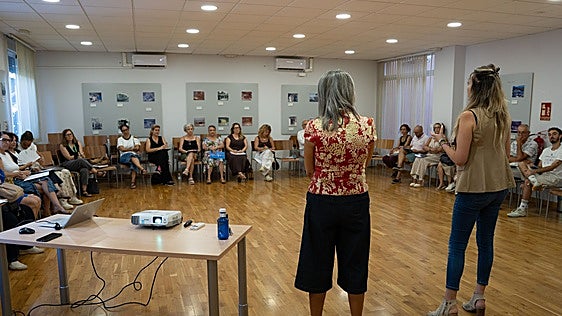 Benalmádena council brings local social associations together