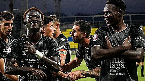 Primera RFEF: Antequera CF fight back to earn point away at the leaders