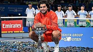 Alcaraz with the Tokyo Open trophy on Tuesday.