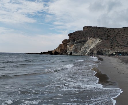 Imagen secundaria 1 - Almeria's coast and desert in October.