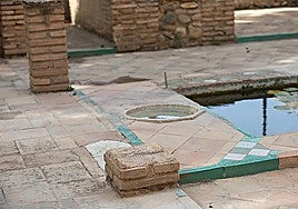 The area where the pillar that was torn down used to stand.