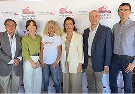 Nicole King (3l) with some of the participants at last year's summit.