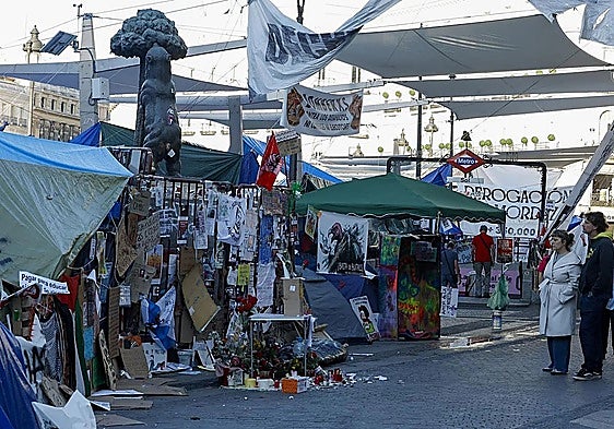 Madrid housing protest participant arrested after threatening camp organiser with knife