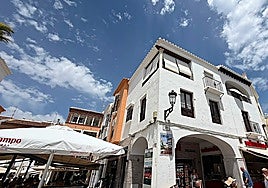 Photo of the building at Nerja's iconic Balcón de Europe where the flat is.