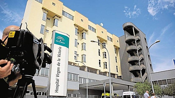 Malaga hospital security staff restrain aggressive man on the lookout for items to steal