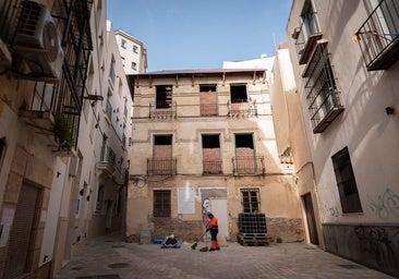 The building that will house the future hostel in Malaga.