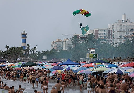More than 300,000 people look to the skies for the eleventh Torre del Mar International Air Show