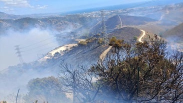 Fire-fighting operations in Benahavís.