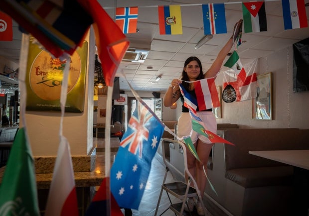 Daria Cerbu is 20 years old, Romanian and works at Entre Amigos.