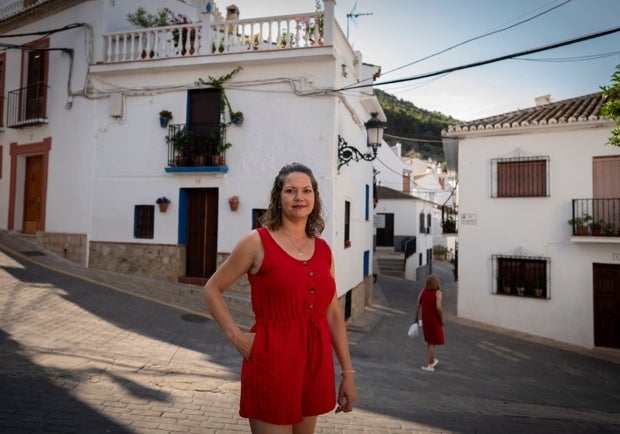 Wendy Voohaar is Dutch and is the councillor for tourism in Alcaucín.