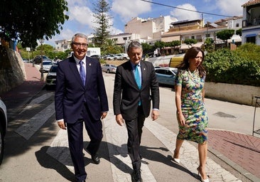 The mayor of Rincón de la Victoria, the regional minister and the Andalusian Government’s representative in Málaga.