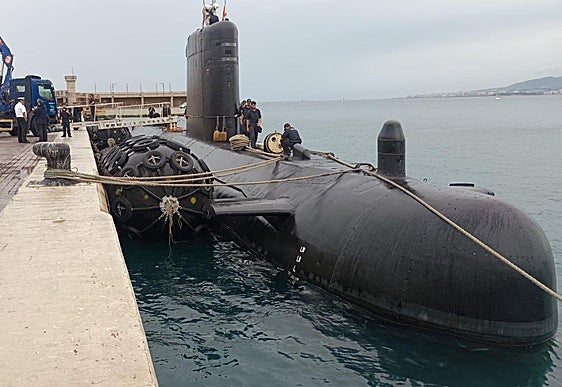 The submarine ‘Galerna’, off La Misericordia beach.