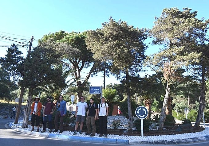 Image published as part of a study of specimens at a roundabout.