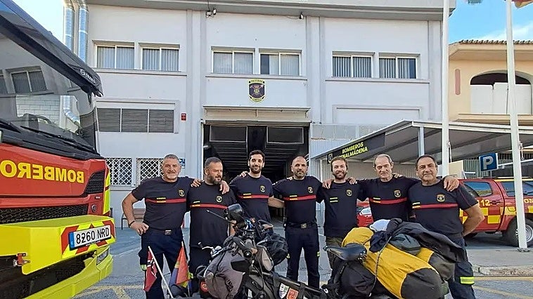 Norwegian firefighter visits Benalmádena colleagues on epic cycling journey to South Africa