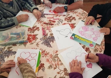 Residents taking part in cognitive stimulation activities at the nursing home in Malaga.