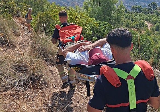Hiker stretchered off Malaga's Monte de San Antón after falling ill