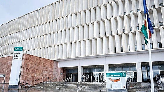 Benalmádena hotel worker given suspended sentence for attempting to contaminate food with bleach following lay-off
