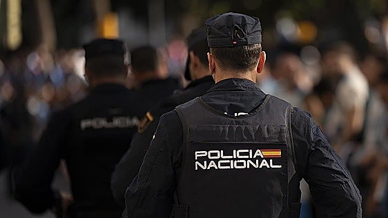 Police search hospital lockers in Marbella nurse propofol death probe