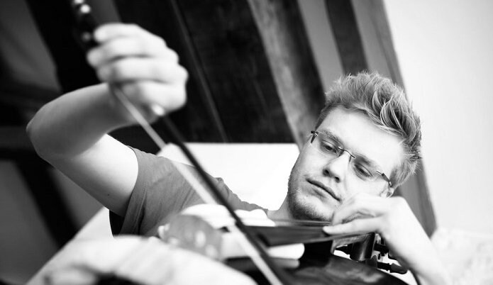 Internationally acclaimed cellist Jacob Shaw will be performing on the Costa del Sol this weekend.