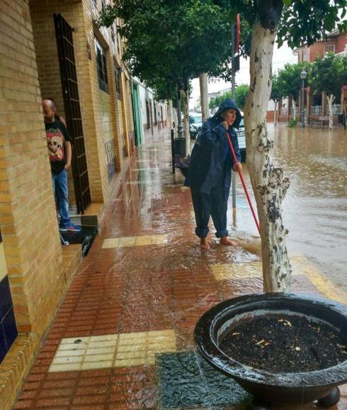 The downpours caused flooding in Humilladero.