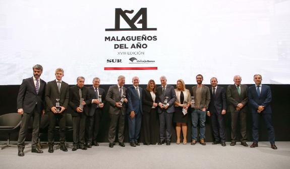 Award winners and authorities after the ceremony on Monday.