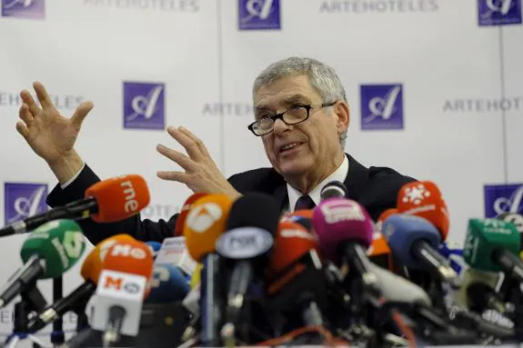 Villar, giving a press conference on Monday. :: José Ramón Ladra