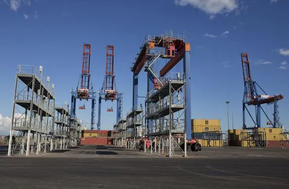 The container cranes will return to Malaga.