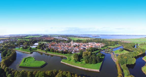 Castles and gardens; the hidden Amsterdam