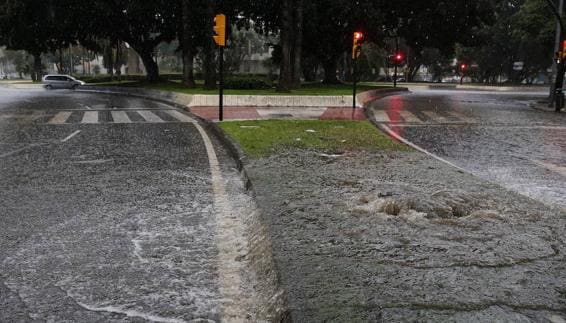 Heavy rain quickly flooded streets across the Cosa del Sol on Sunday.