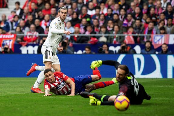 Gareth Bale as he scores against Atlético.