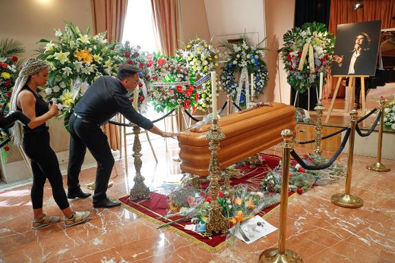 Legendary Spanish singer Camilo Sesto dies aged 72