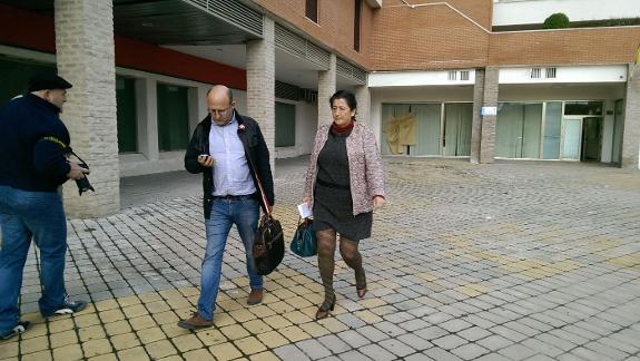 Antonia Muñoz, leaving Estepona court, in a file photo. 
