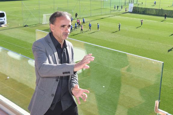 Andrés Roldán, at the Marbella Football Center.
