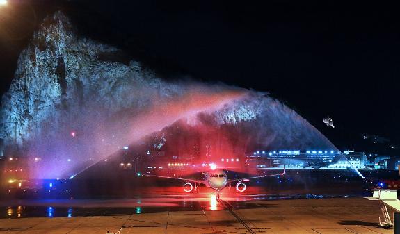 The water salute for Wizz Air. sur