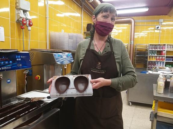 Eli McCarthy at work  in her Happiness Lab  at the chocolate factory  in Mijas Pueblo. 