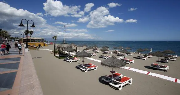 Empty sunbeds last summer show the effect the pandemic has had on the Costa del Sol. 