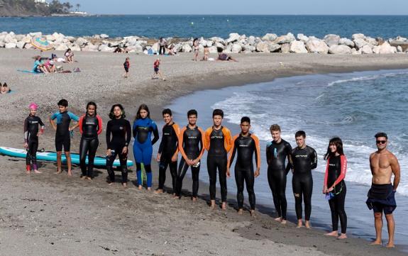Barely twenty members of the Club de Hielo swimming club remain. 