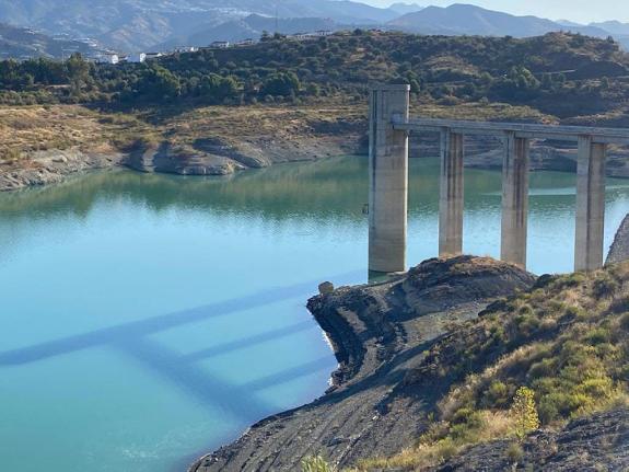 La Viñuela reservoir is currently just 51.5 cubic hectometres full. 