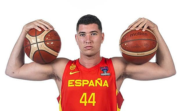 Muy sólido en defensa.